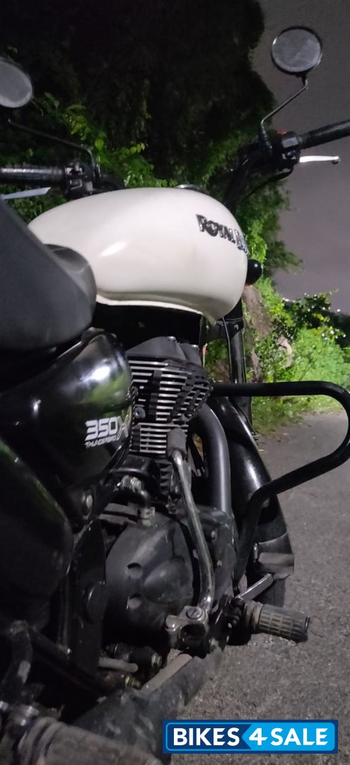 White Royal Enfield Thunderbird X 350