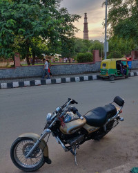 Desert Gold Bajaj Avenger 220 DTS-i
