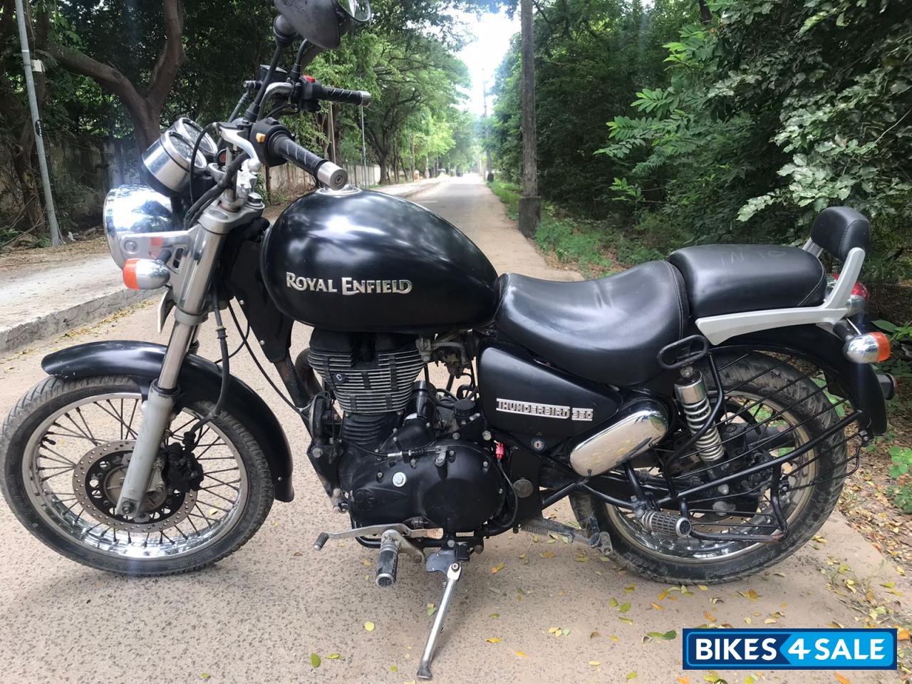 Black Royal Enfield Thunderbird 350