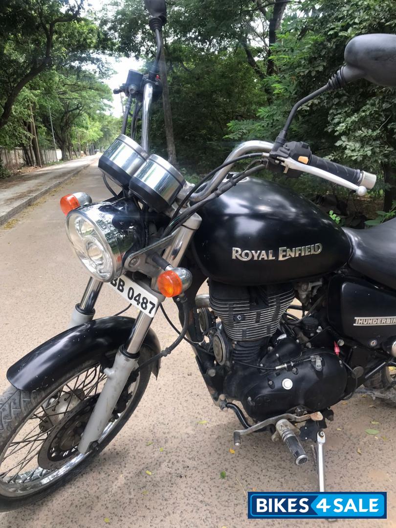 Black Royal Enfield Thunderbird 350