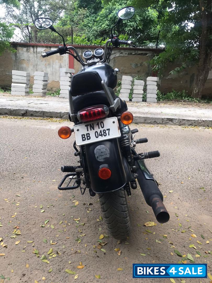 Black Royal Enfield Thunderbird 350