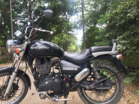 Black Royal Enfield Thunderbird 350