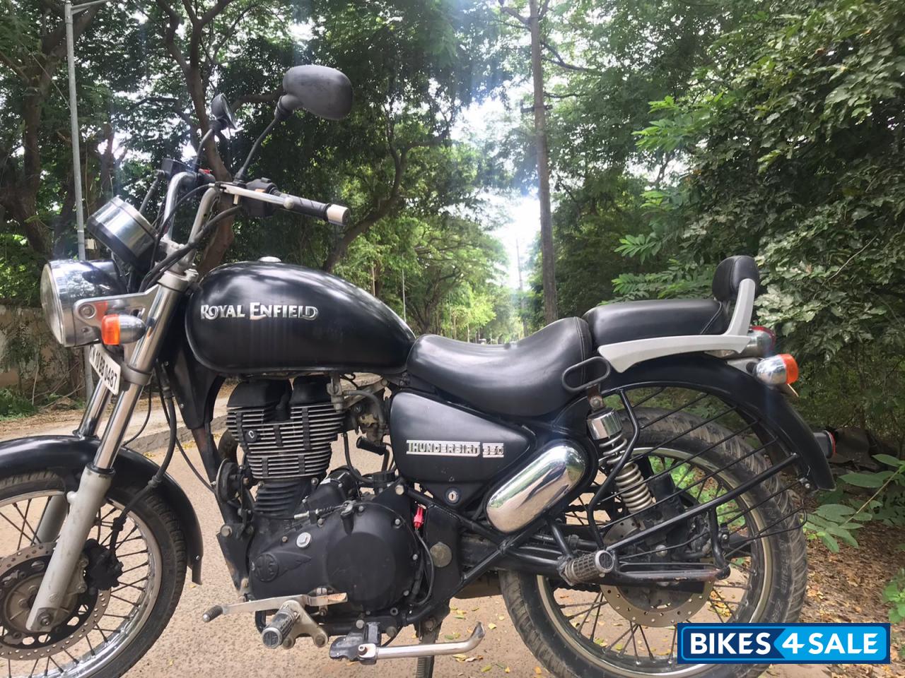 Black Royal Enfield Thunderbird 350