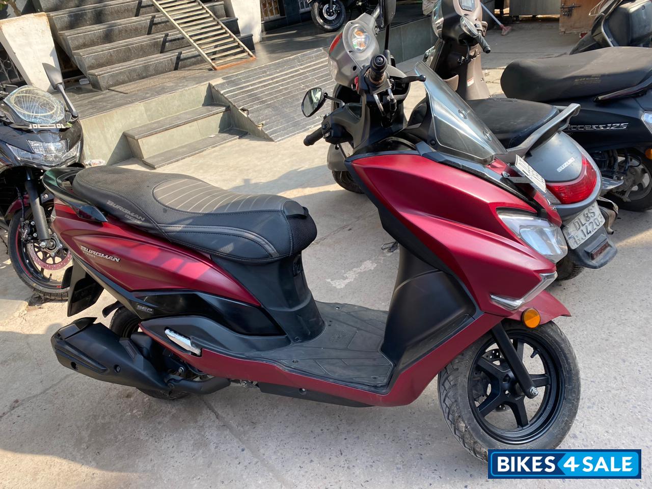 Mat Red Suzuki Burgman Street BS6