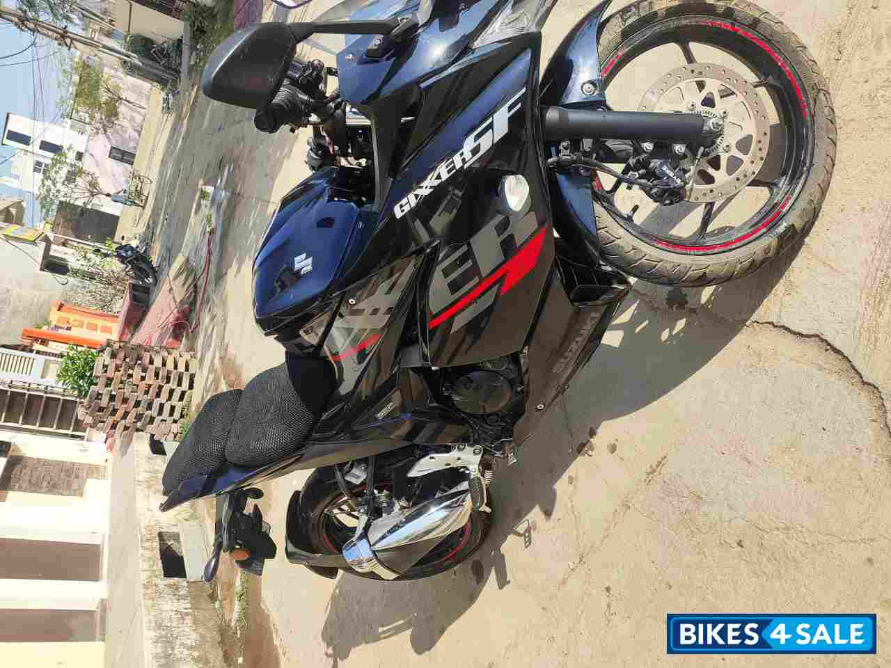 Black Suzuki Gixxer SF