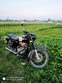 Black Royal Enfield Classic 350