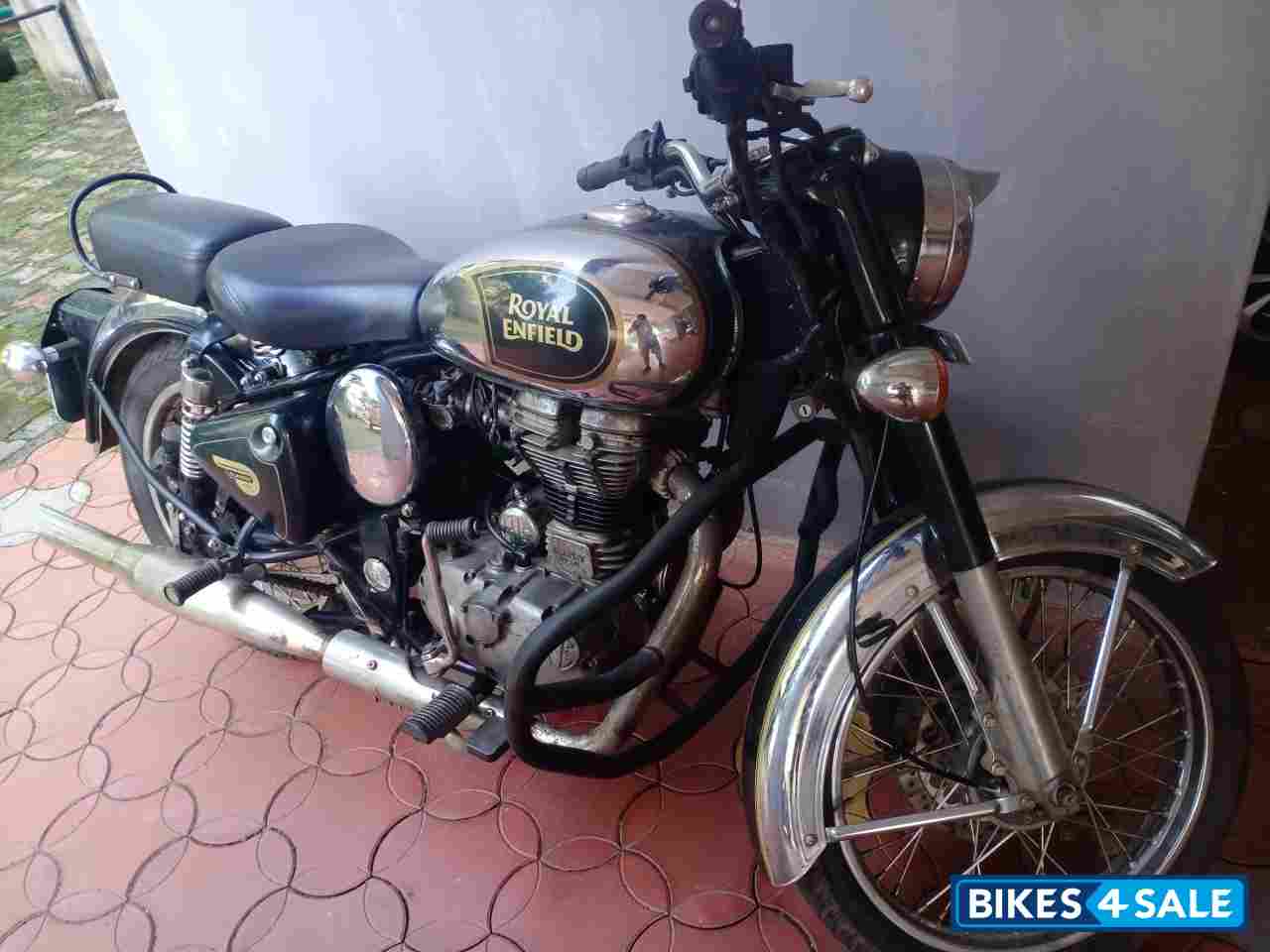 Silver Royal Enfield Bullet Standard 500