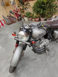 Gunmetal Grey Royal Enfield Classic Gunmetal Grey