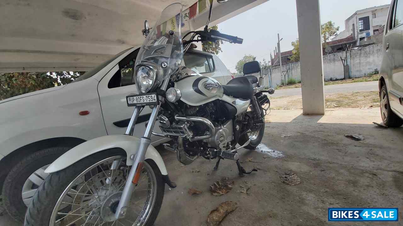 Bajaj Avenger Cruise 220 BS6
