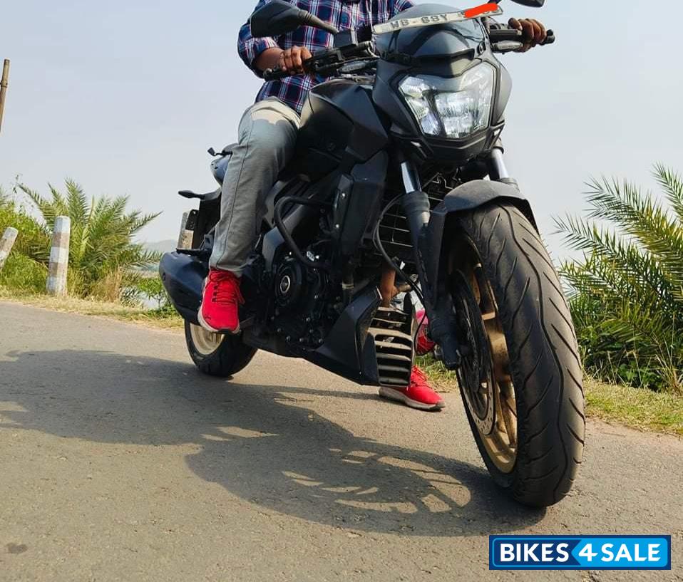 Matt Black Bajaj Dominar 400