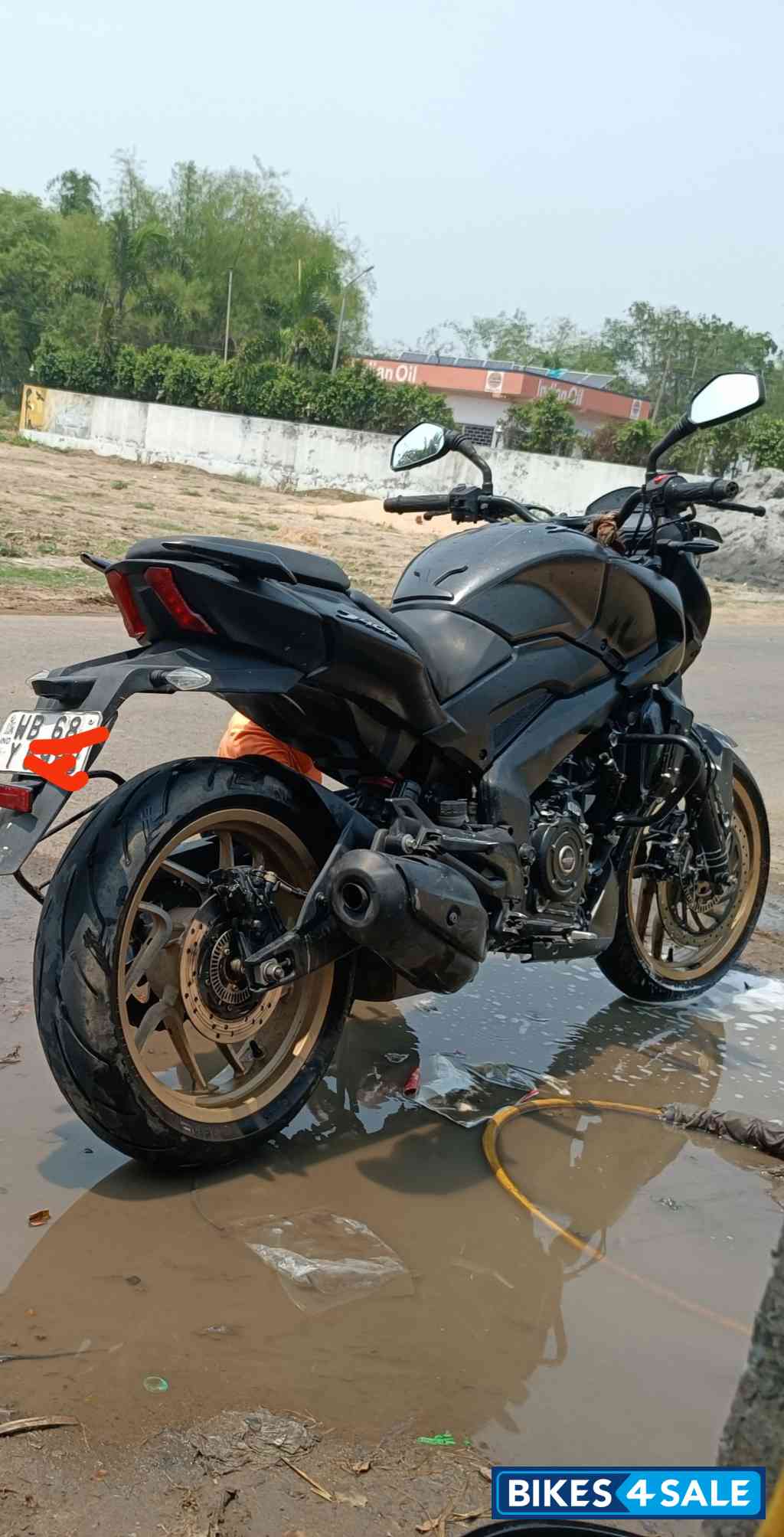 Matt Black Bajaj Dominar 400