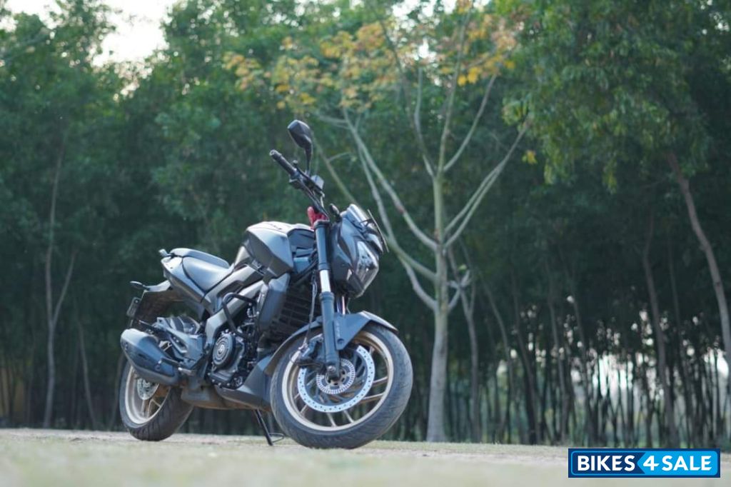Matt Black Bajaj Dominar 400