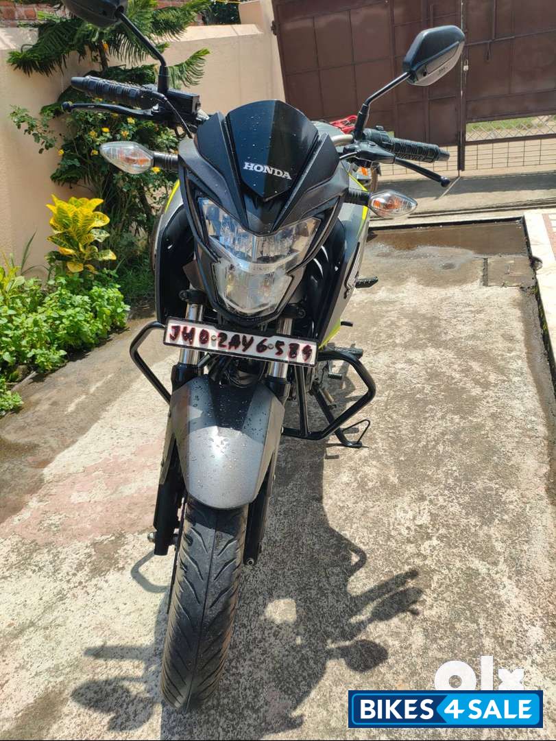 Honda CB Hornet 160R ABS