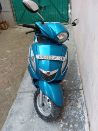 Peacock Blue Yamaha Fascino