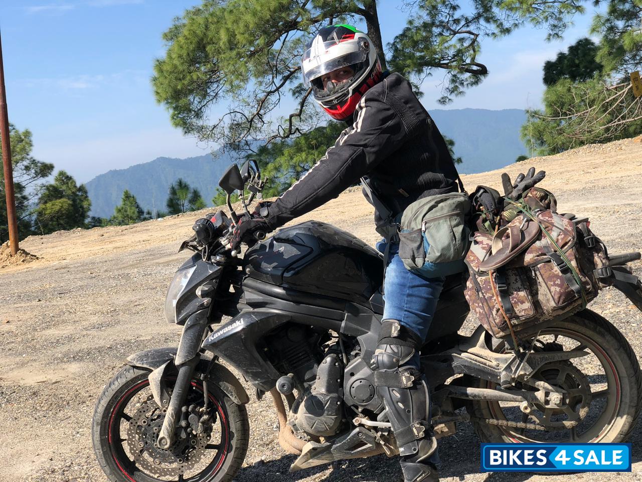 Black Kawasaki ER-6n