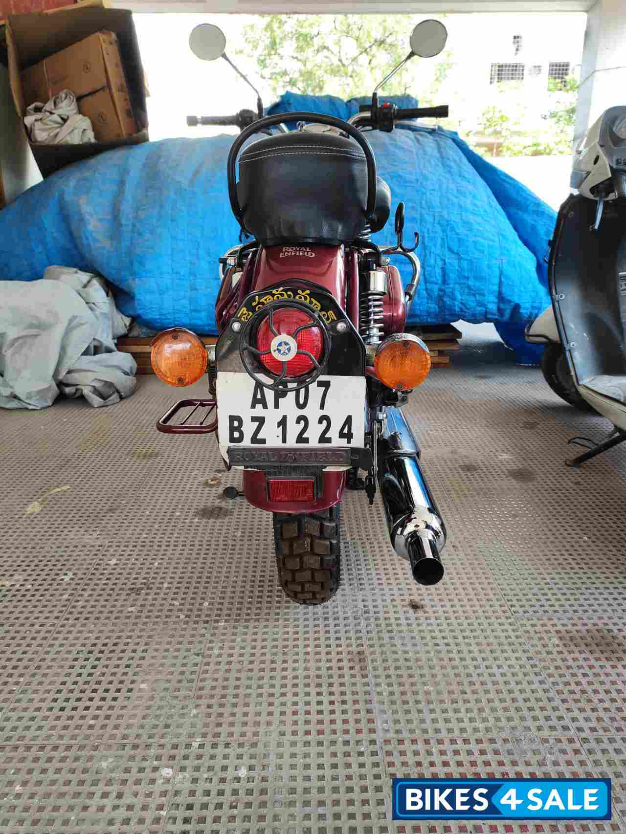 Cherry Red Royal Enfield Classic Classic 350 UCE 350 BSIII