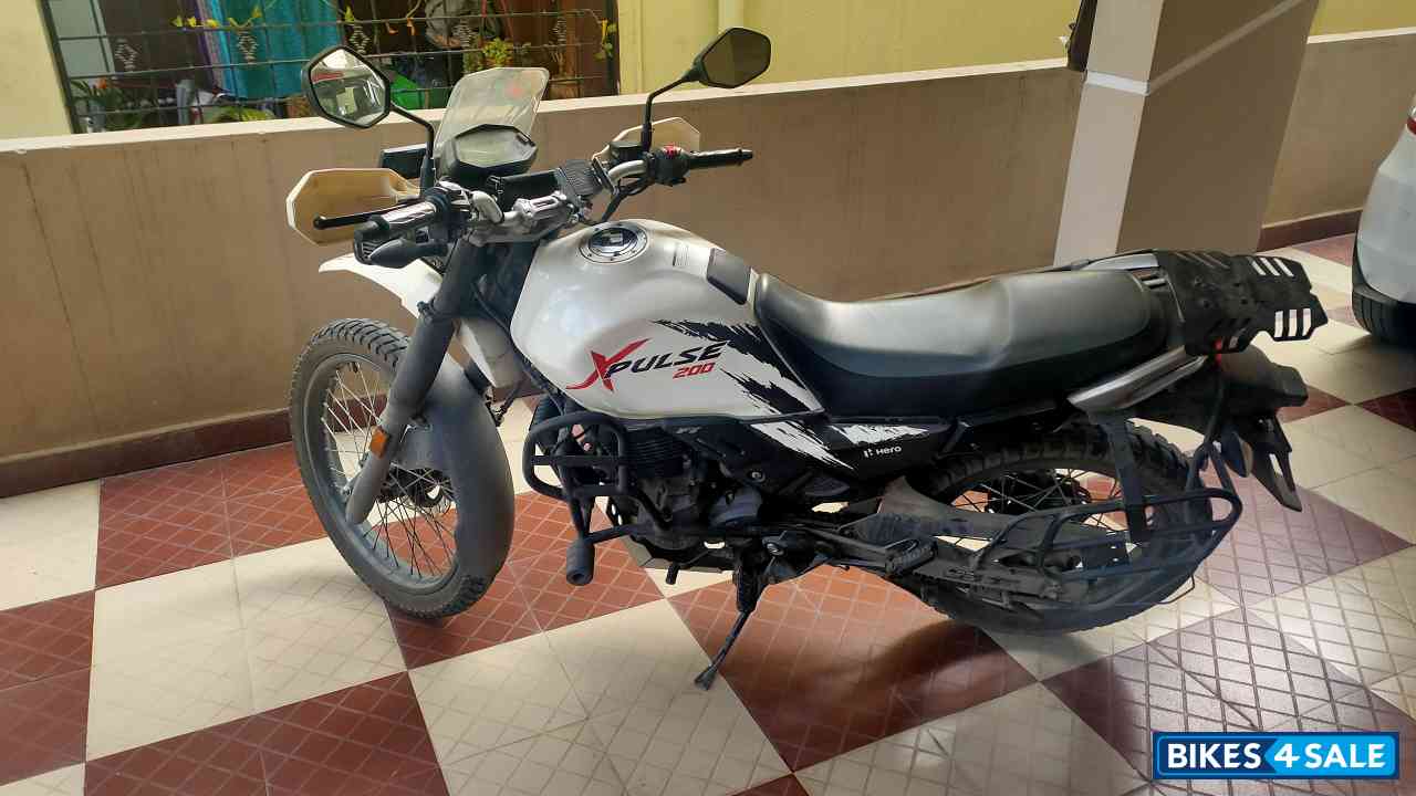 Hero XPulse 200 BS6