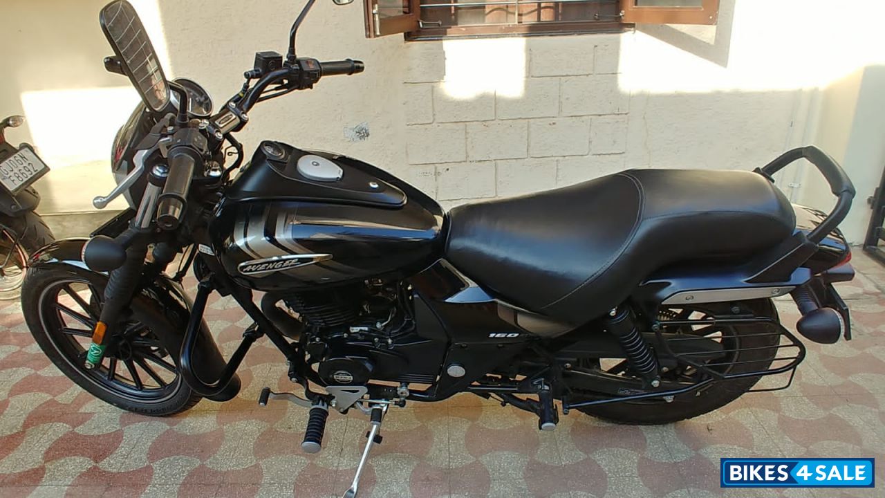 Bajaj Avenger Street 160 BS6 Bajaj Avenger Street 160 BS6