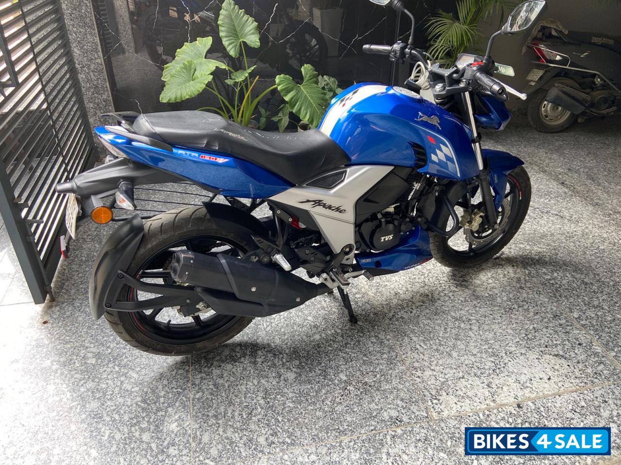 TVS Apache RTR 160 4V BS6