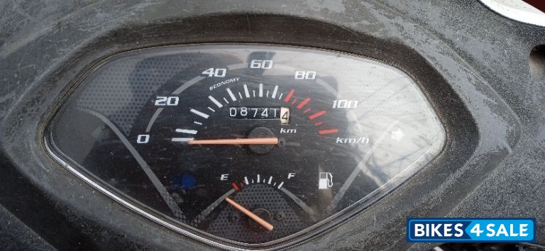 White Honda Activa 3G