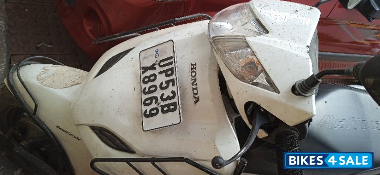 White Honda Activa 3G