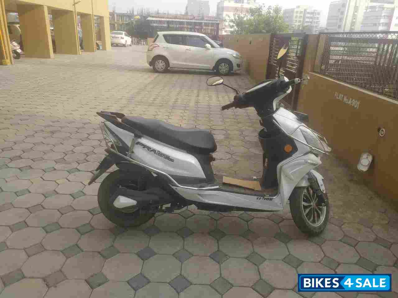 Pearl White Okinawa Praise Pro Pearl White Okinawa Praise Pro