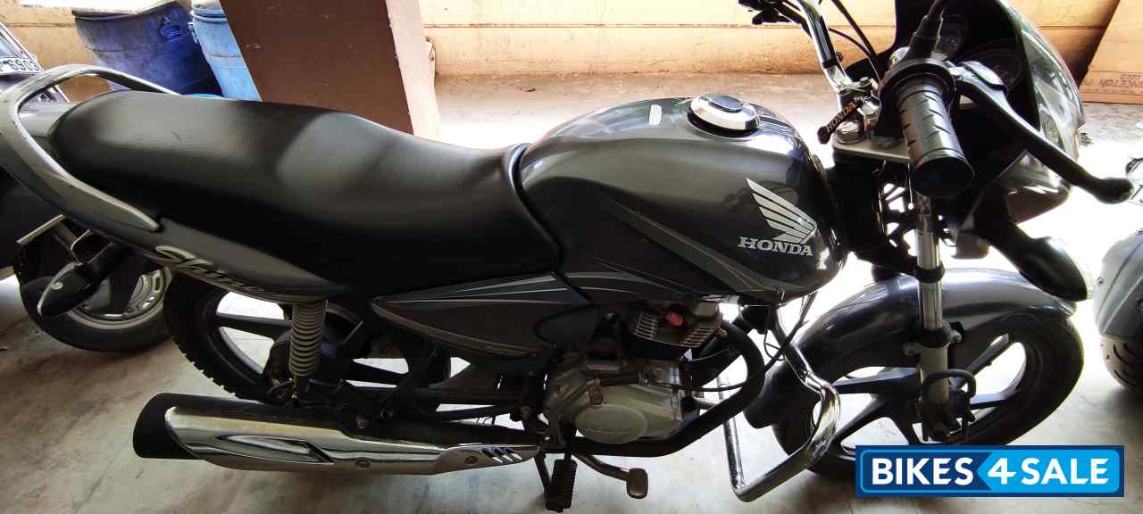 Grey (steel) Honda Shine