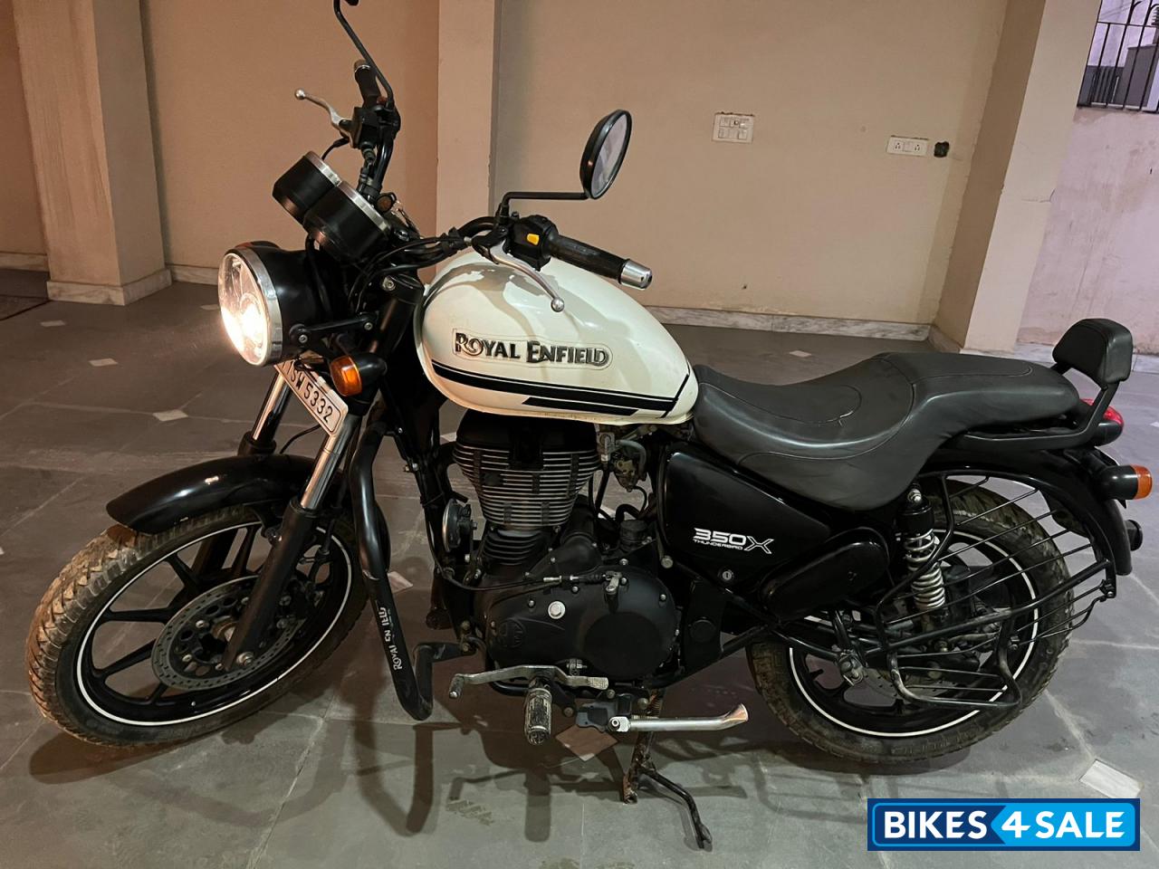 White Royal Enfield Thunderbird X 350