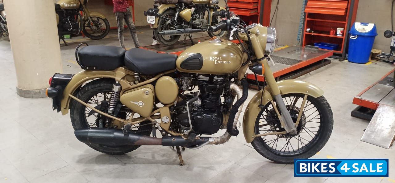 Desert Storm Royal Enfield Classic Desert Storm