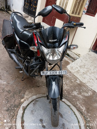 Black Suzuki SlingShot Plus