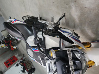 White BMW G 310 R