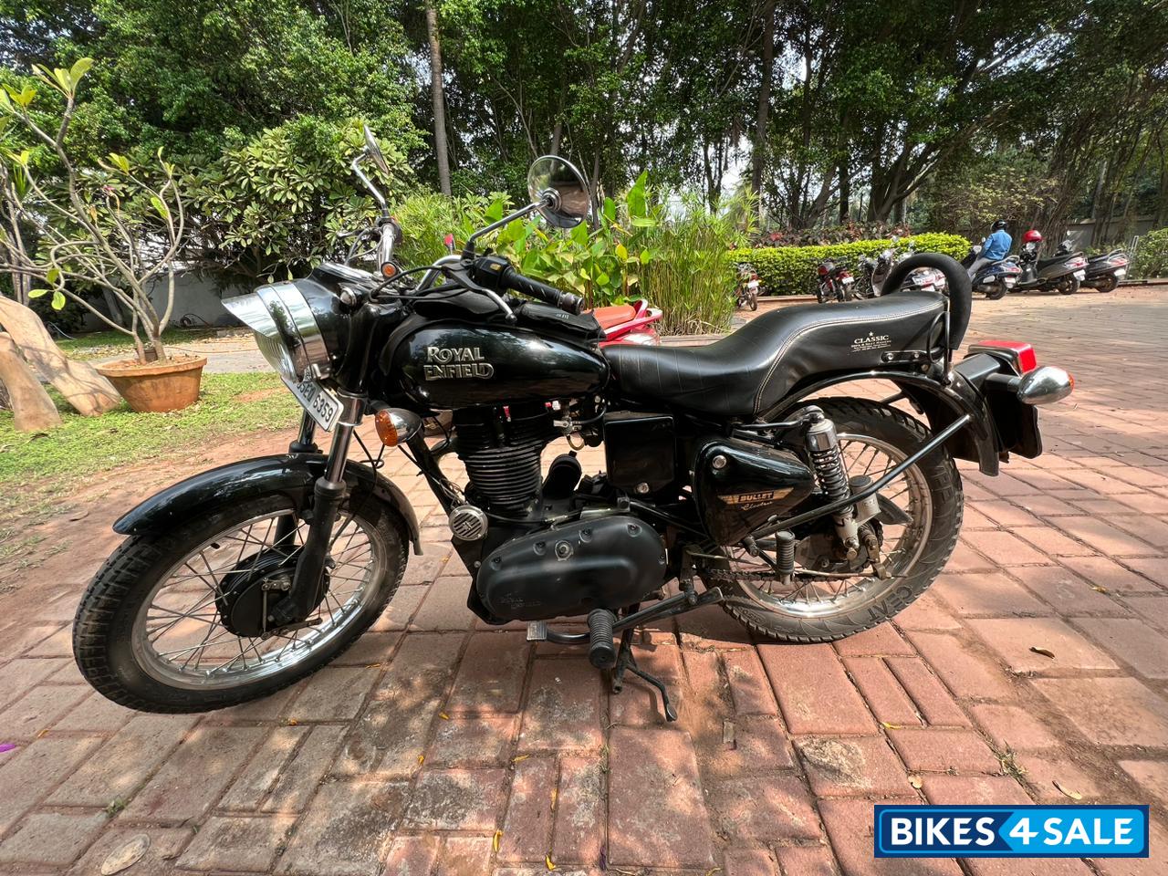 Black Royal Enfield Bullet Electra