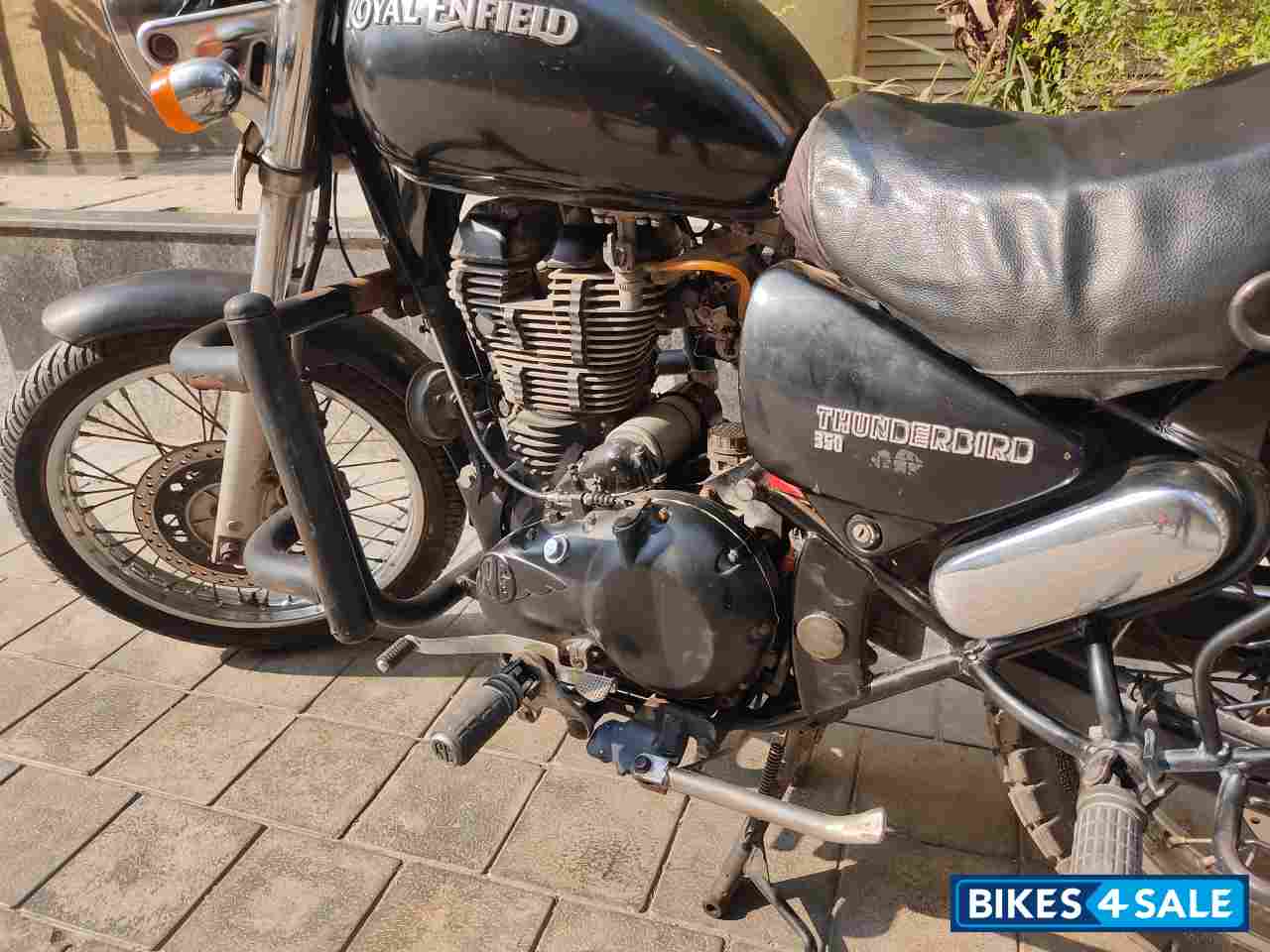 Black Royal Enfield Thunderbird TwinSpark 350