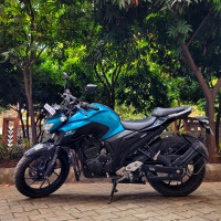Cyan Yamaha FZ25