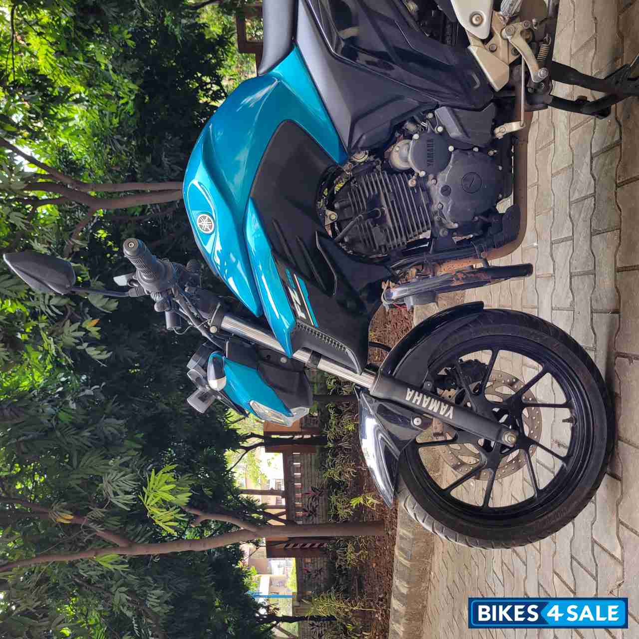 Cyan Yamaha FZ25