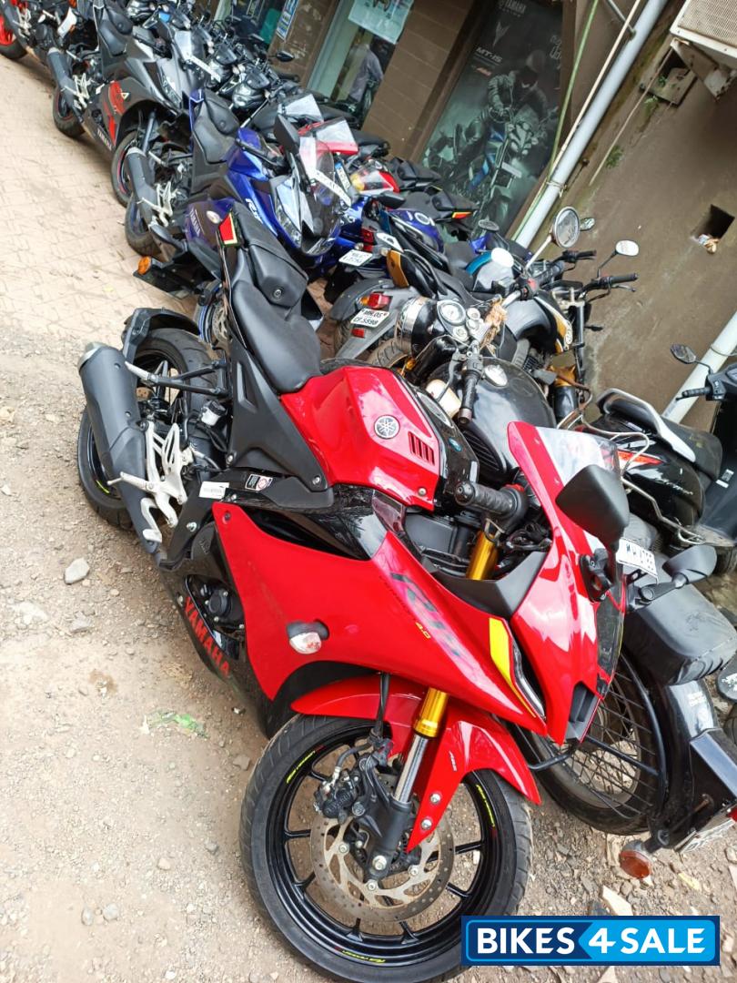 Yamaha R15 V4