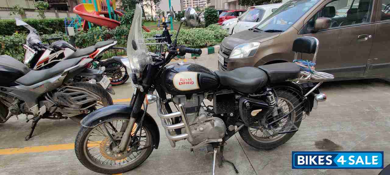 Black Royal Enfield Classic 350