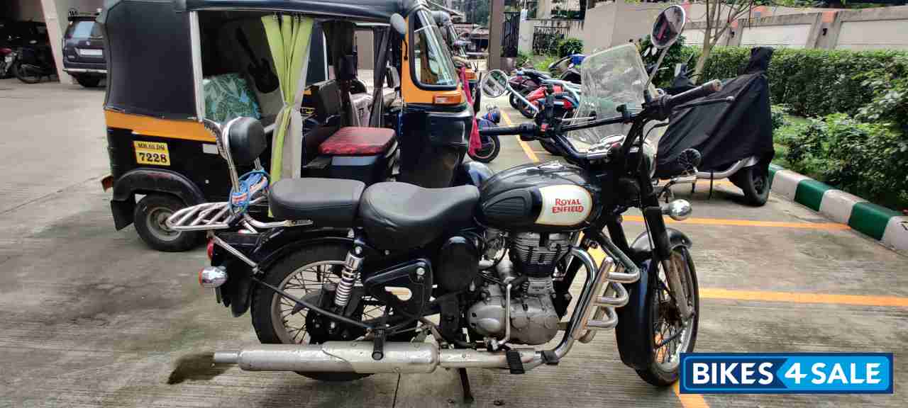 Black Royal Enfield Classic 350 Black Royal Enfield Classic 350