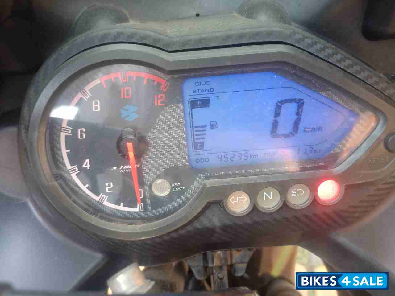 Bajaj Pulsar 180F Neon
