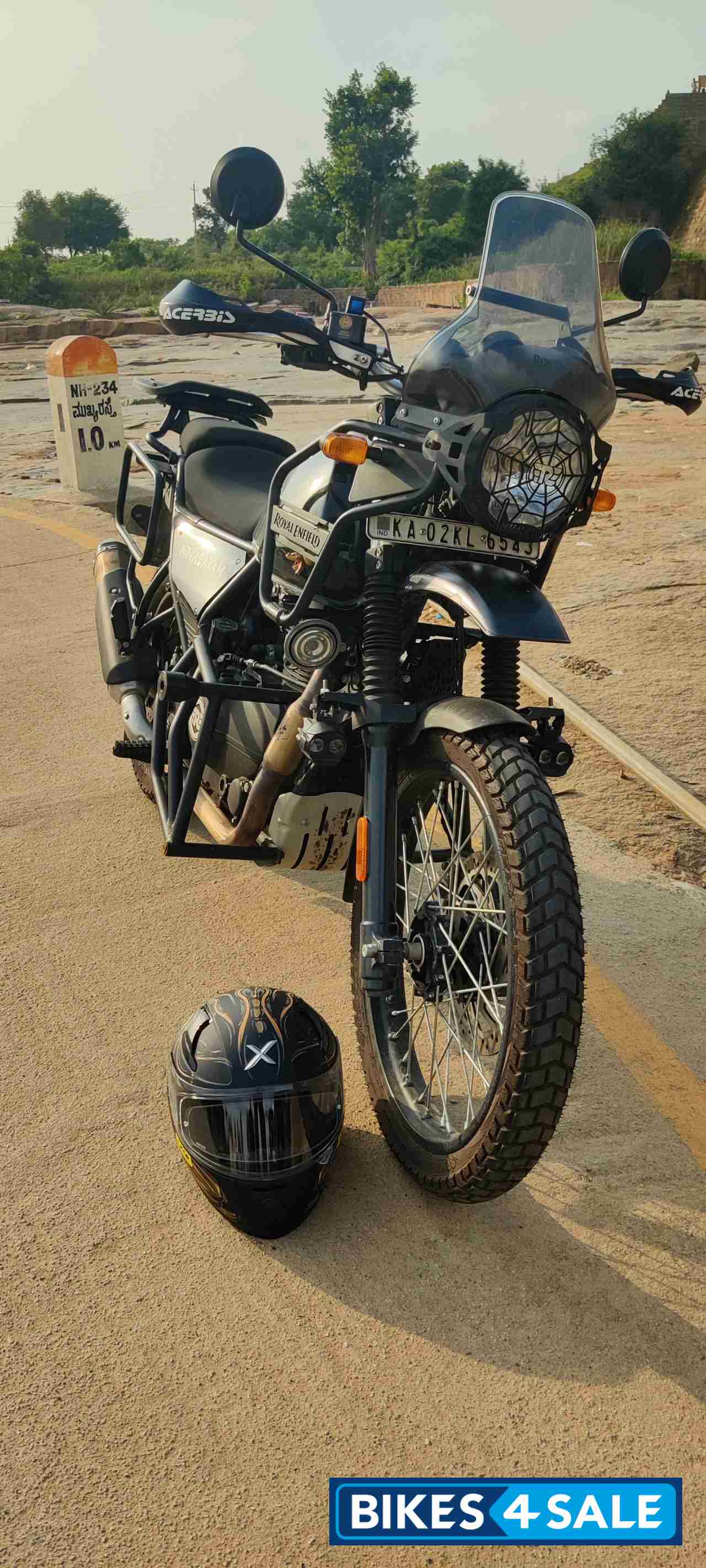 Grante Black Royal Enfield Himalayan BS VI