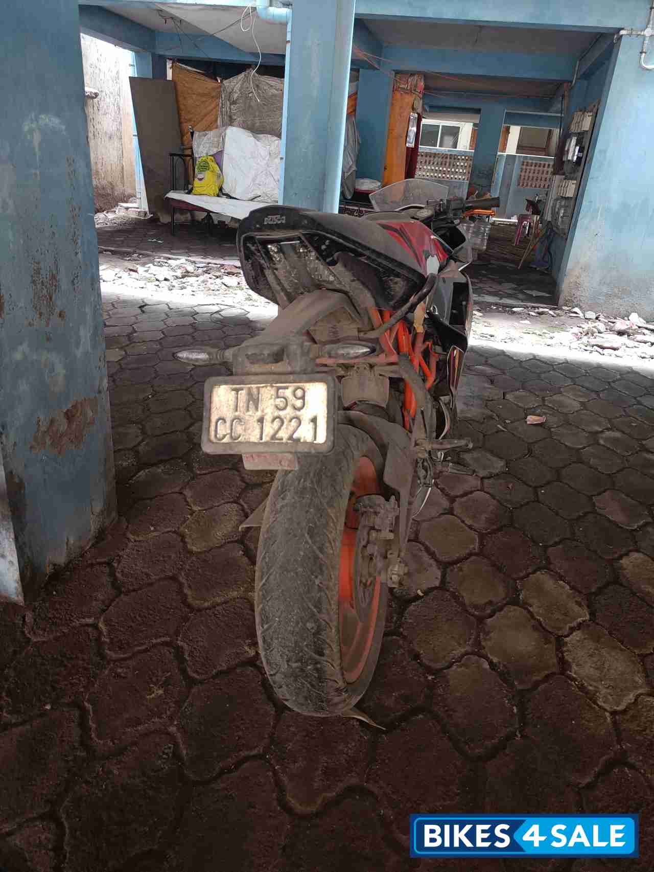 White And Orange KTM RC 200
