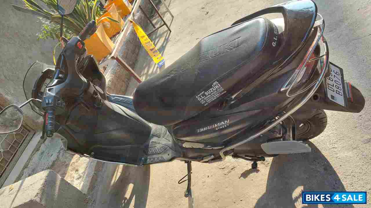 Suzuki Burgman Street BS6