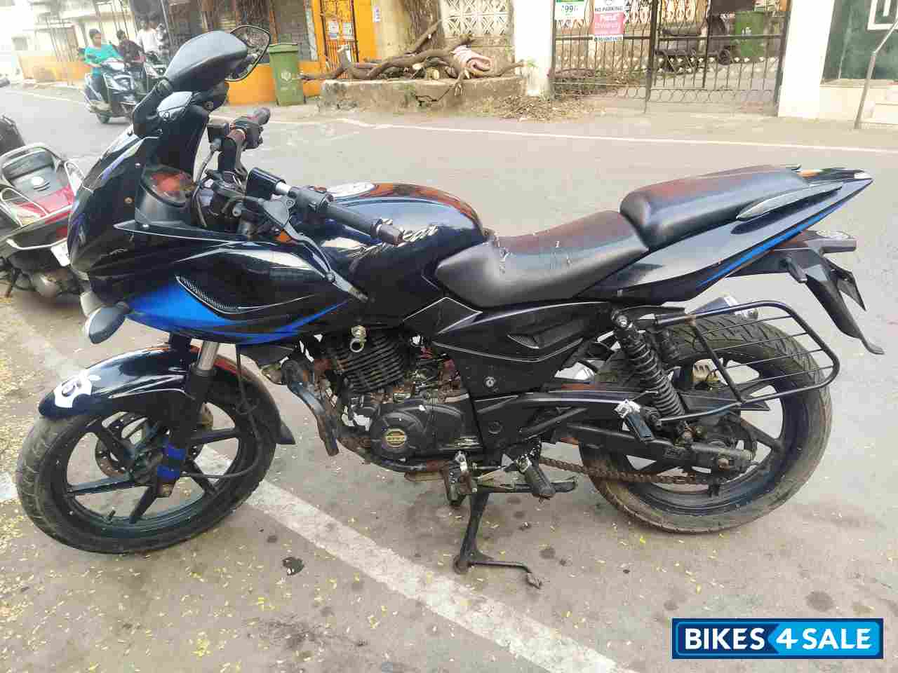 Bajaj Pulsar 220 DTSi