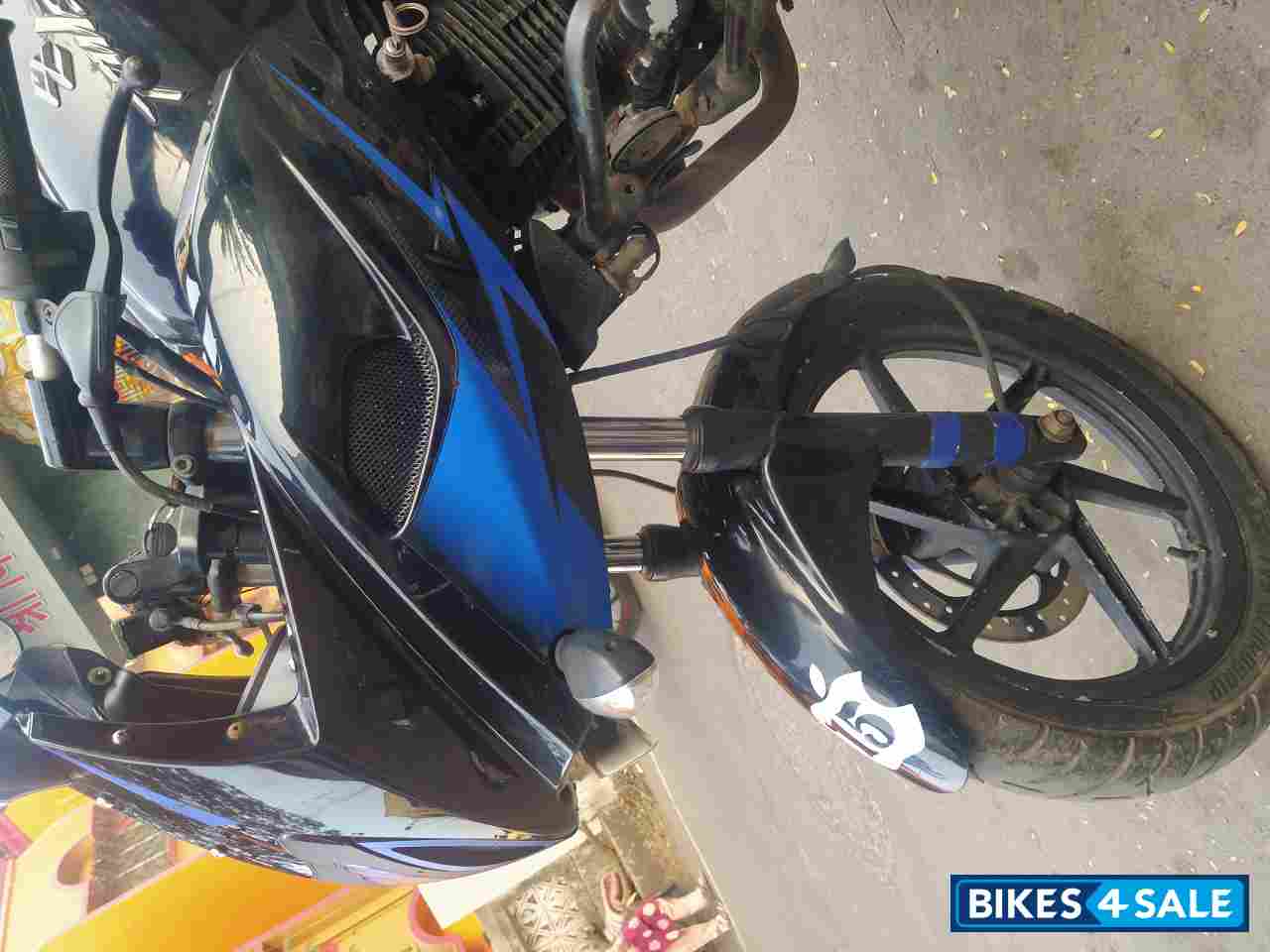 Bajaj Pulsar 220 DTSi