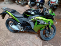 Green Honda CBR 150R