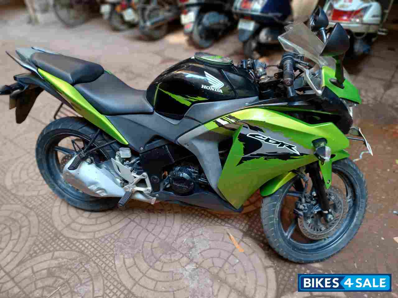 Green Honda CBR 150R