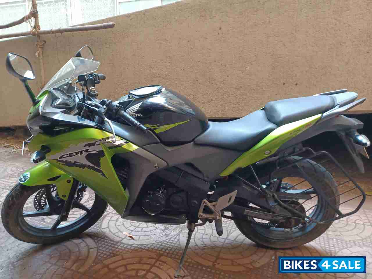 Green Honda CBR 150R