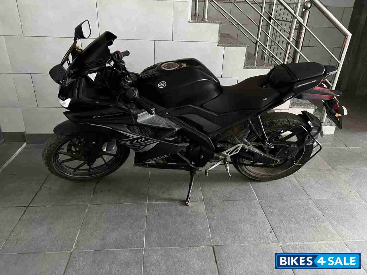 Dark Knight Yamaha YZF R15 V3