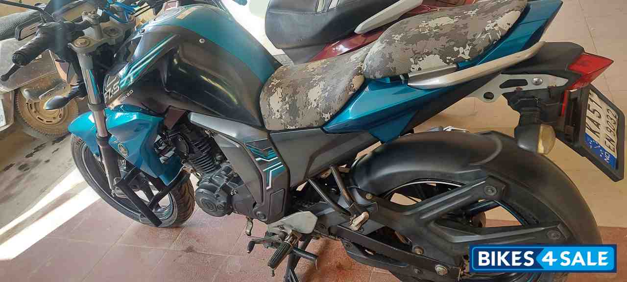 Blue And Black Yamaha FZ-S FI V2