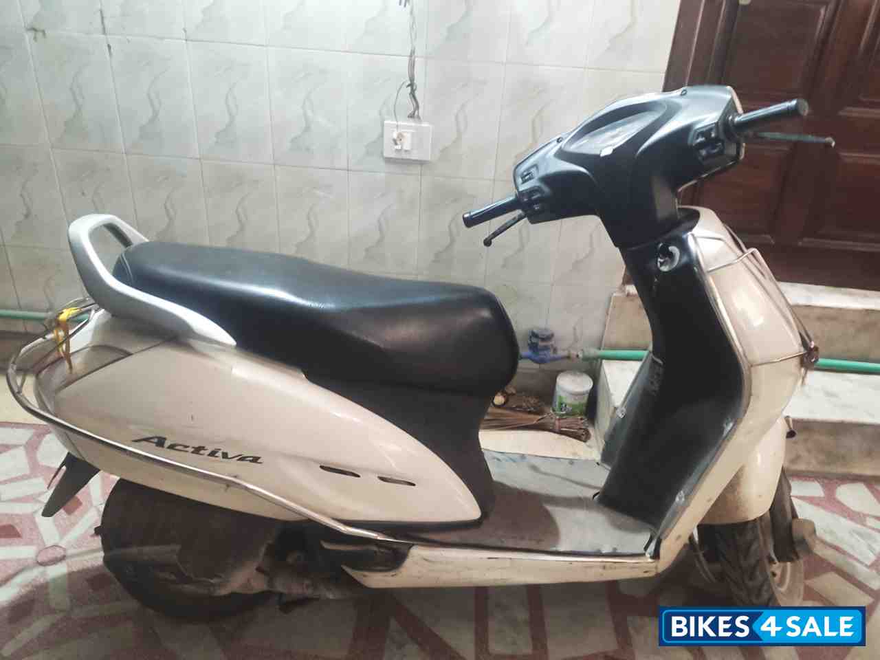 White Honda Activa